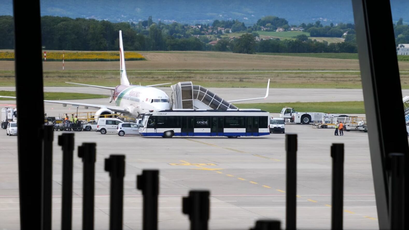Incidente in pista a Ginevra, aeroporto chiuso e voli sospesi: cosa è successo