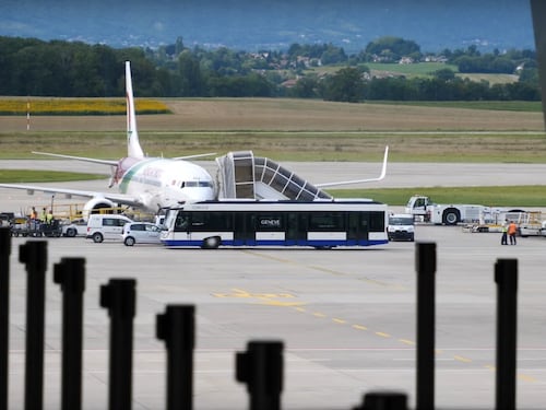 Incidente in pista a Ginevra, aeroporto chiuso e voli sospesi: cosa è successo