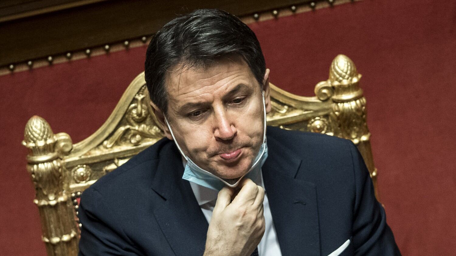 Conte capopartito riscrive il discorso alla caccia dei voti. E non rompe con Iv
