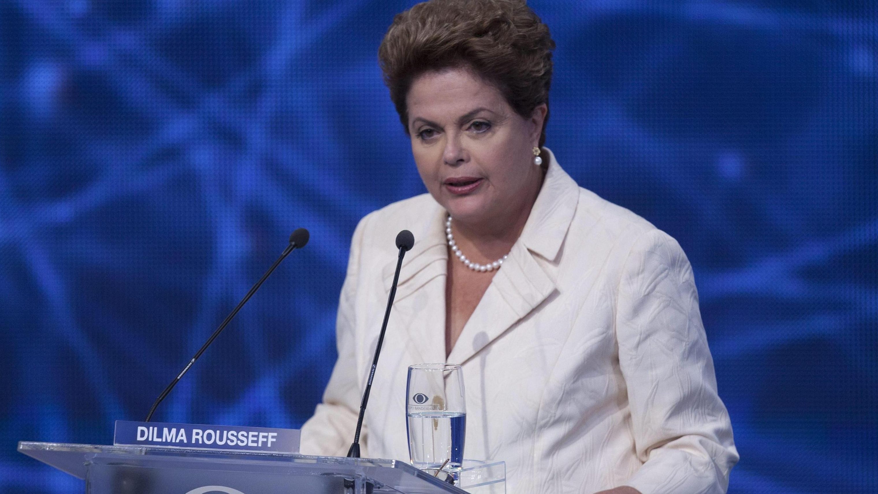 Neppure le mazzette fermano Dilma Avanti nei sondaggi