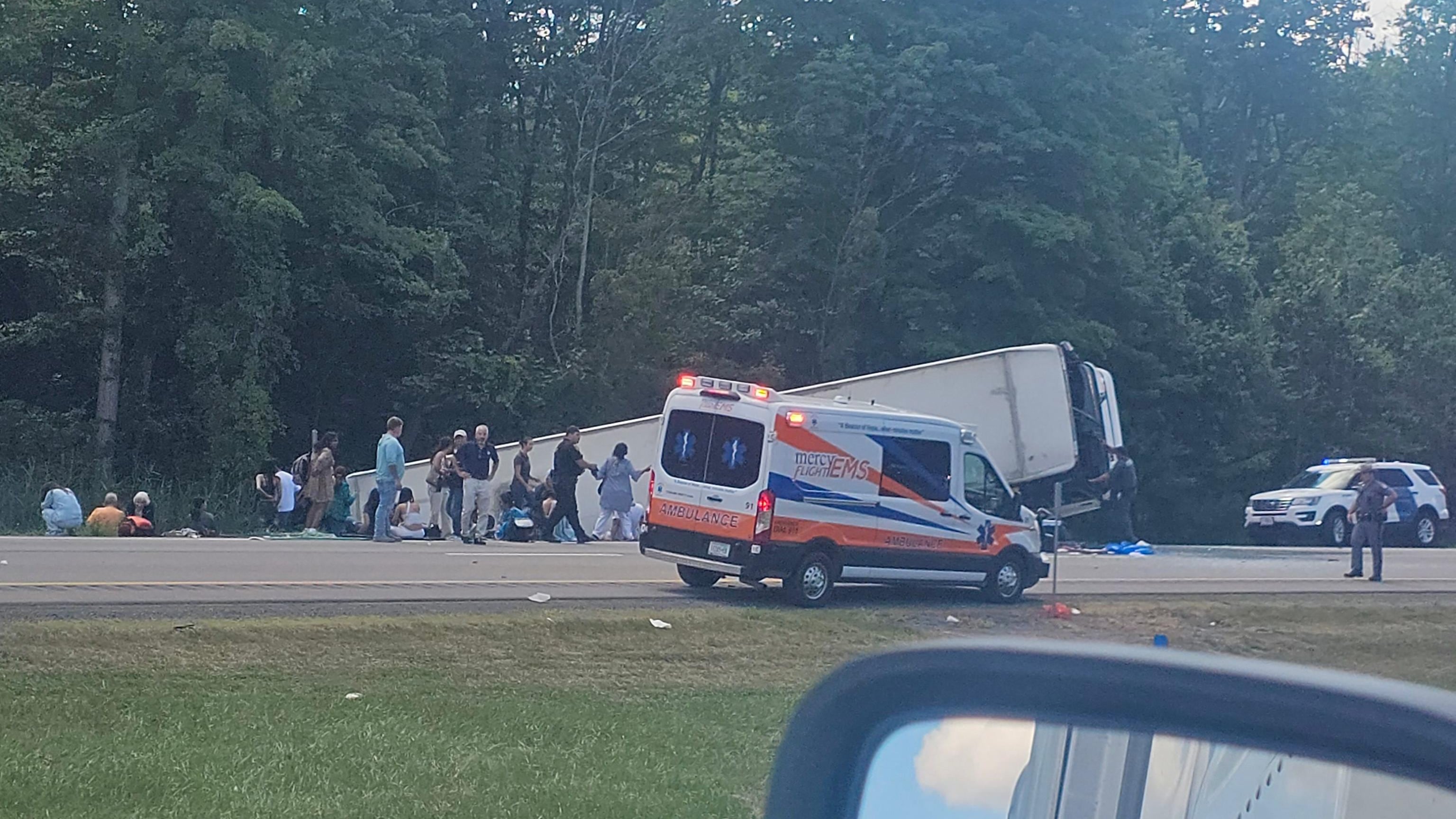 Autobus turistico si ribalta a New York: tra le cinque vittime anche un neonato
