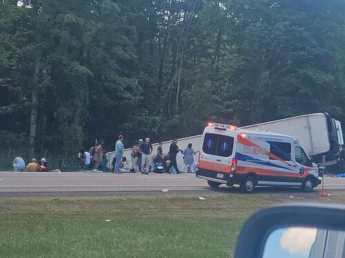 Autobus turistico si ribalta a New York: tra le cinque vittime anche un neonato
