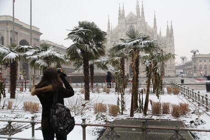 La neve imbianca Milano 17
