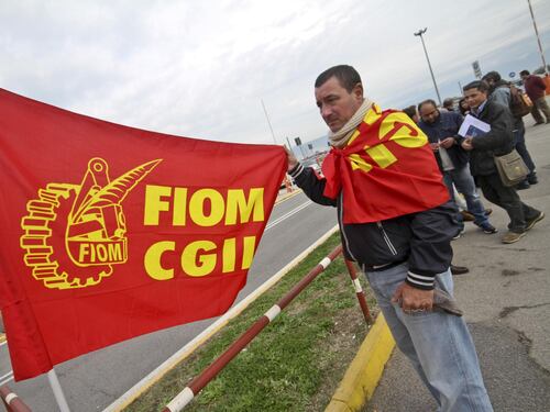 Fiat, a Pomigliano i 19 operai Fiom retribuiti ma restano a casa
