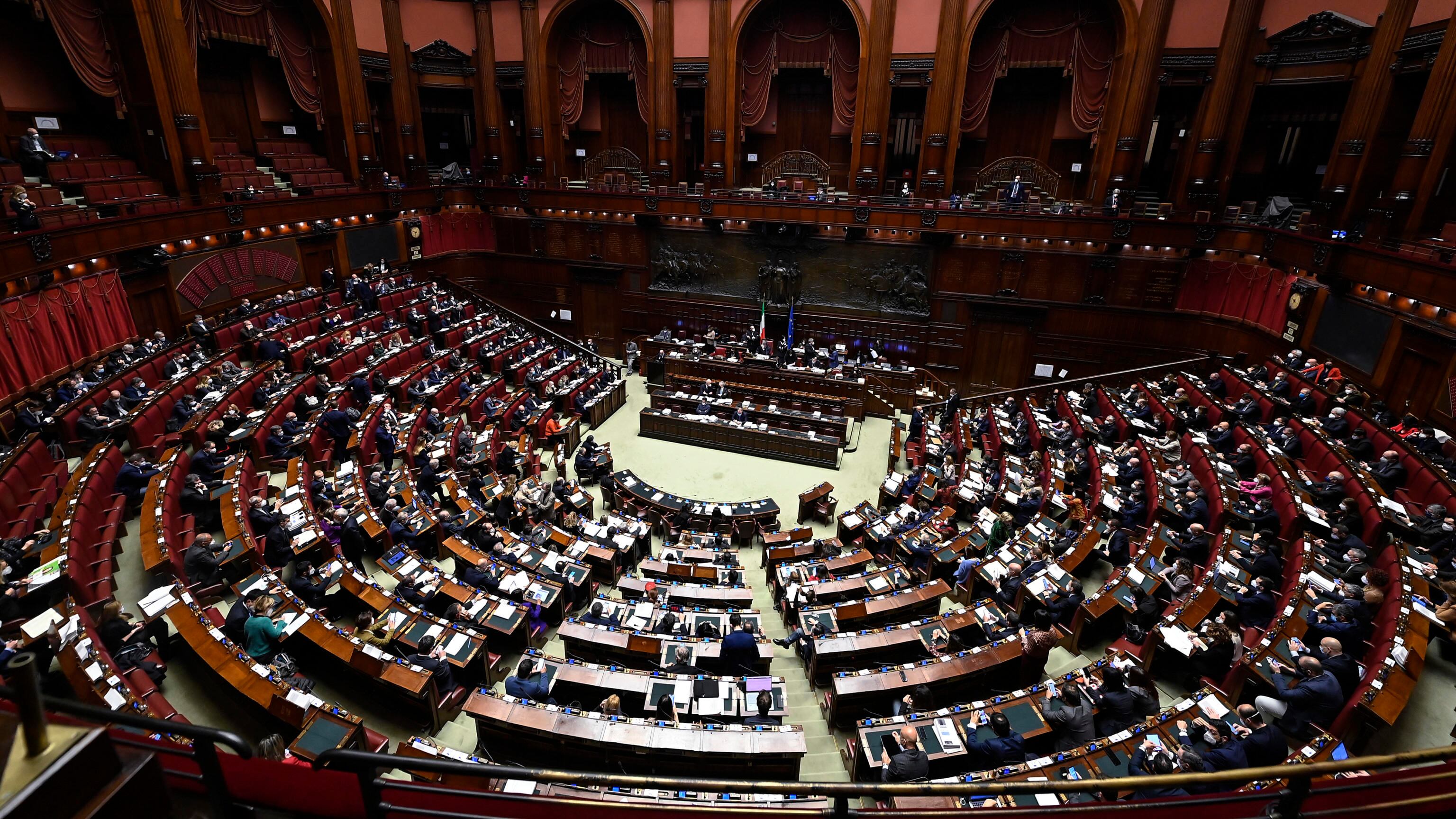Primo ok dell’Aula alla manovra: via libera con 221 sì