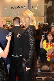 Elena Santarelli, trasparenze a Milano 61