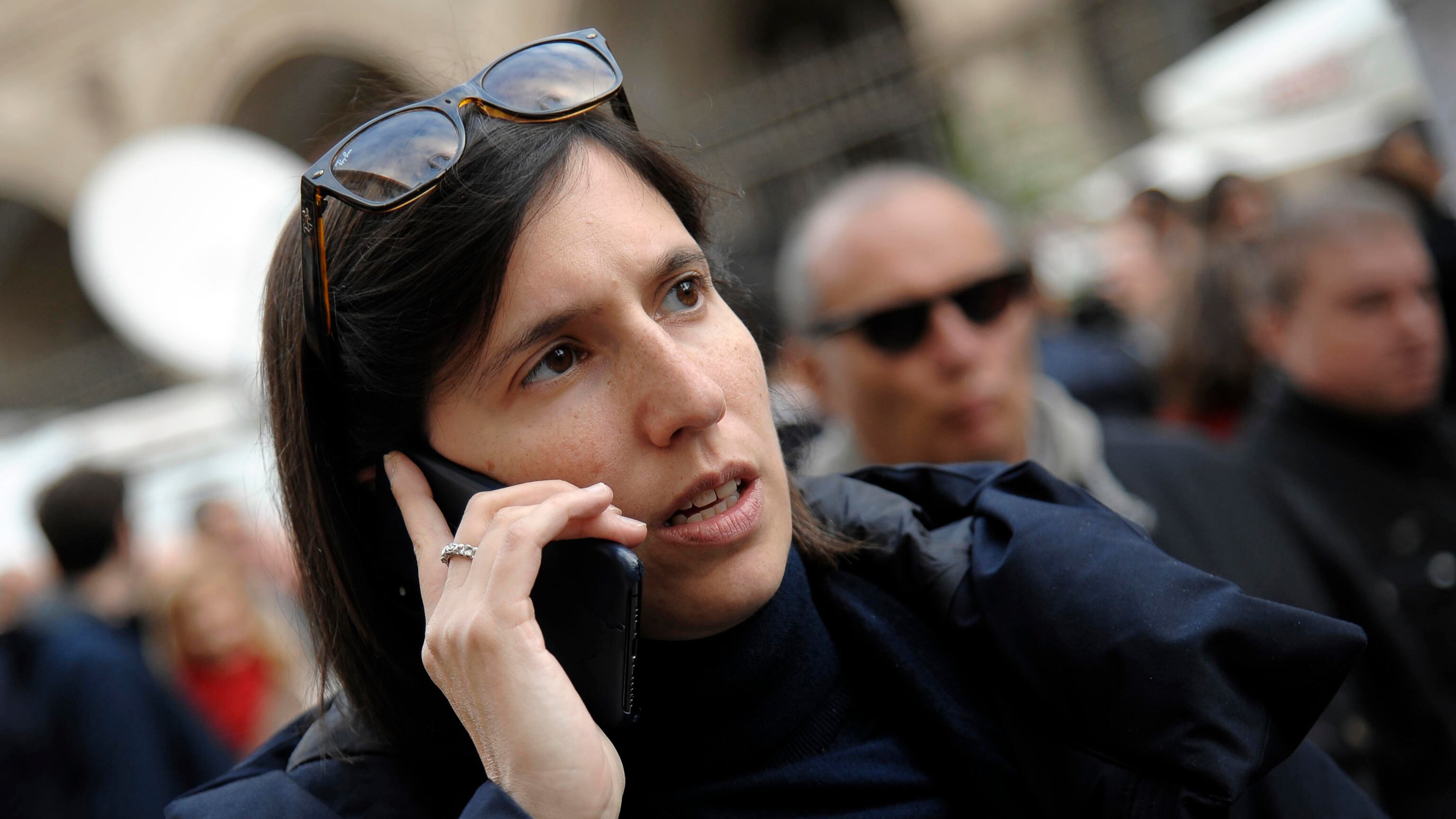 "Meloni? Robin Hood al contrario". L'ultima sparata della Schlein