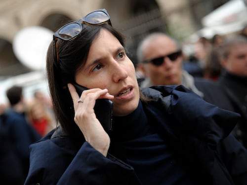 Giù nei sondaggi: ora la Schlein strizza l'occhio ai 5 Stelle