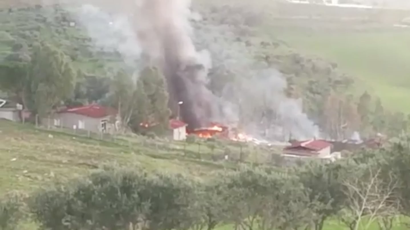 Messina, esplode un deposito di fuochi d’artificio: 5 morti