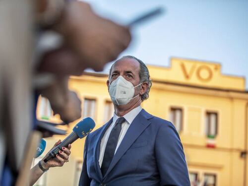 "Anche ai turisti...". Zaia stoppa Figliuolo sulla seconda dose