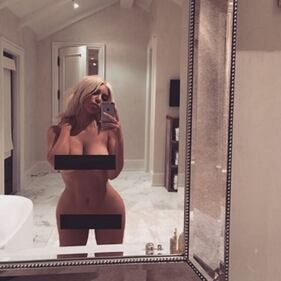 Kim Kardashian nuda su Instagram: foto 1