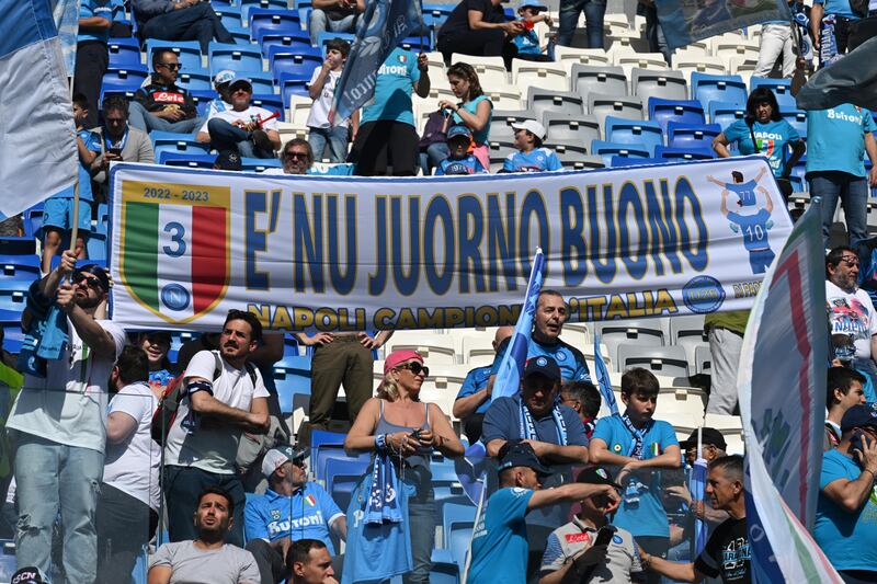 Il Napoli fa festa al Maradona: le immagini della partita con la Fiorentina 4