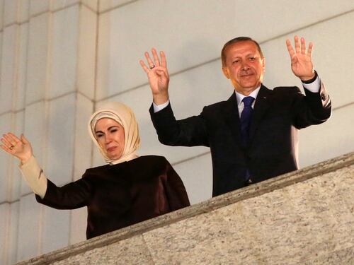 La Turchia conferma Erdogan. È quasi plebiscito: 52%