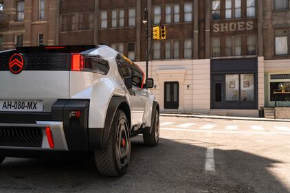 Citroen Oli: l'elettrica per tutti, batteria piccola ma tanta autonomia 8