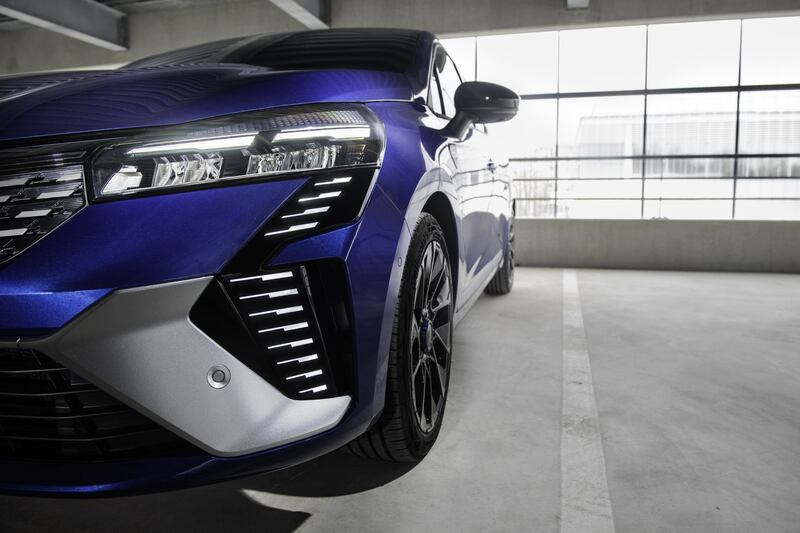 Renault Clio 2023: guarda le foto del nuovo restyling 4