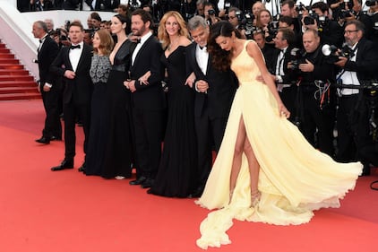 Amal Clooney e lo spacco vertiginoso a Cannes 9