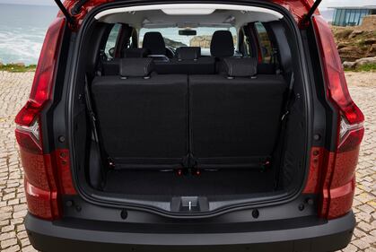 Dacia Jogger Hybrid 140: guarda la gallery del crossover ibrido multispazio 12