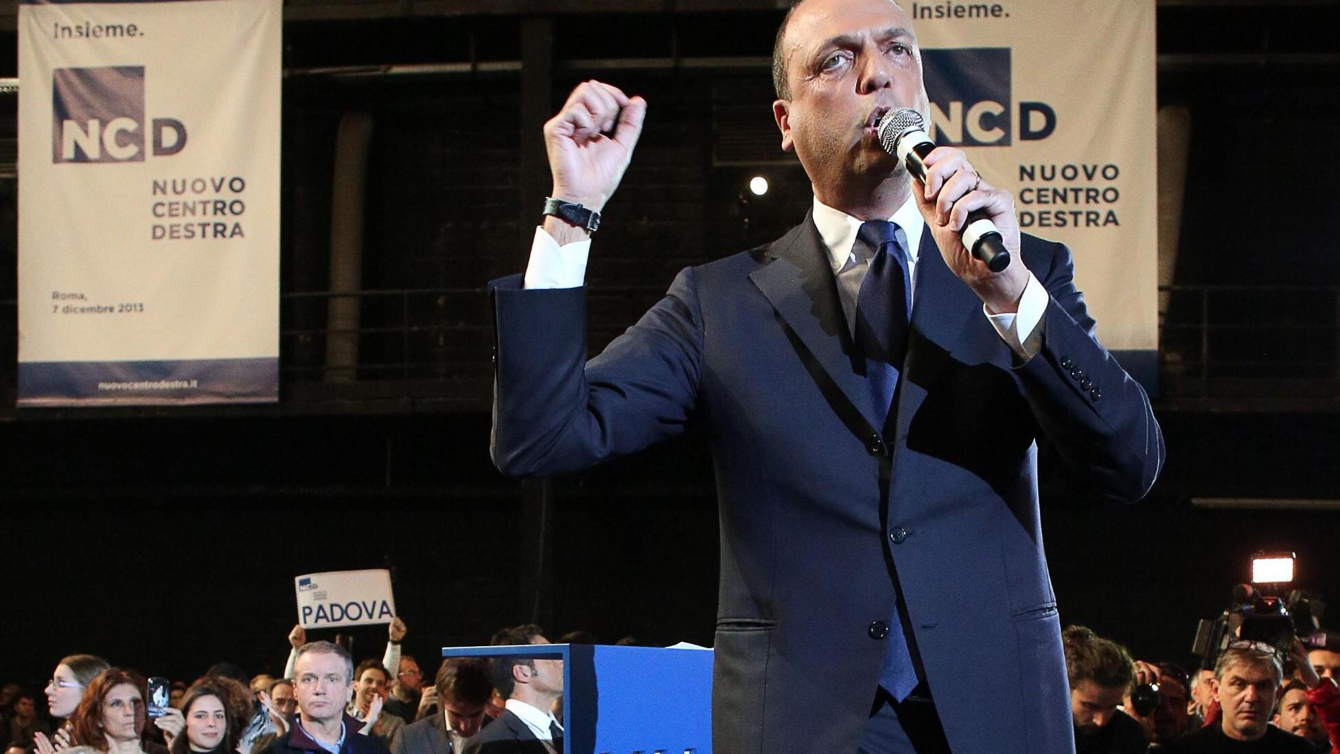 Alfano presenta il suo Ncd Fitto: "Cespuglio della sinistra"