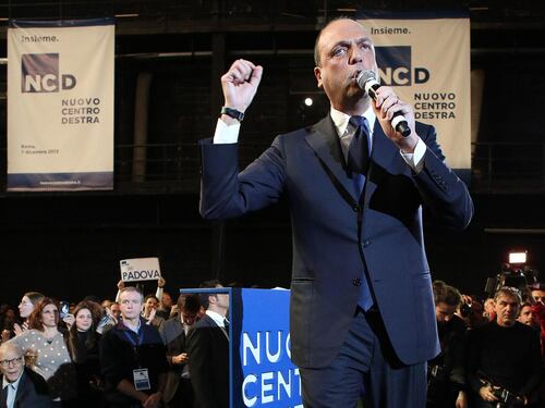 Alfano presenta il suo Ncd Fitto: "Cespuglio della sinistra"