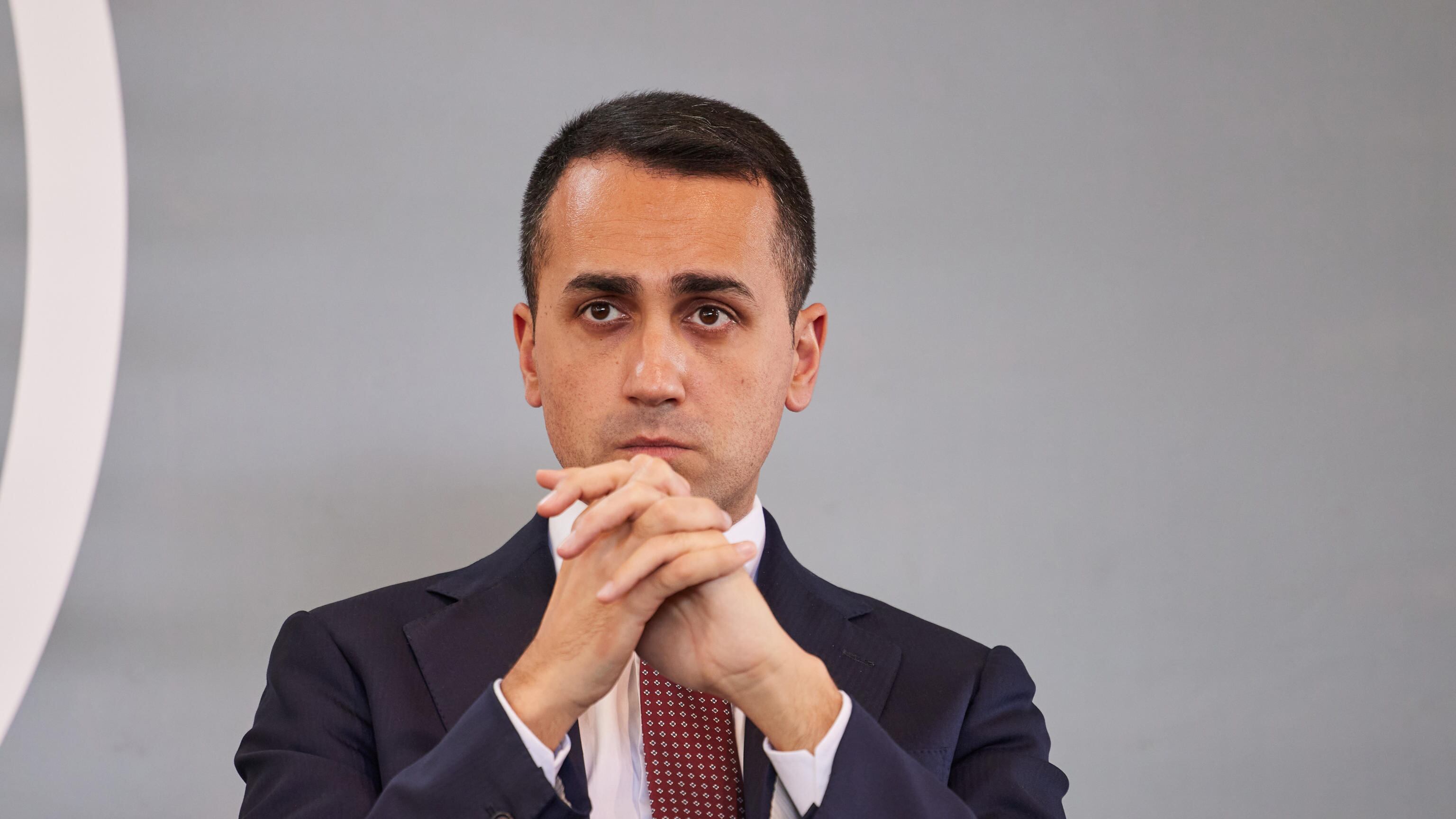 "Campagna russofoba", "Mistificazioni e provocazioni". È scontro tra i russi e Di Maio