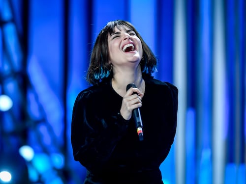 Da Sanremo a Siffredi: il passo (di Arisa) è breve
