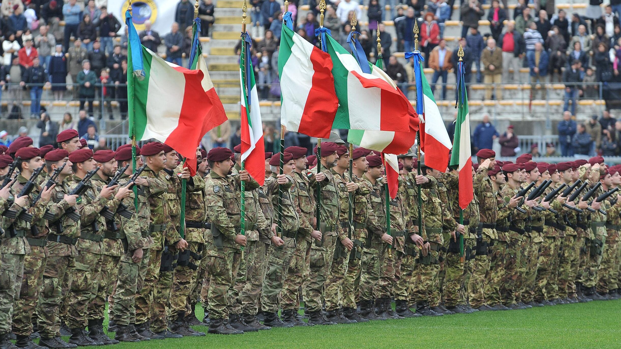 L'Università di Messina infanga la Folgore Gli ex parà insorgono