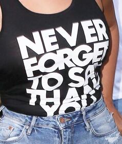 Beyonce a New York, jeans strappati e curve mozzafiato 2