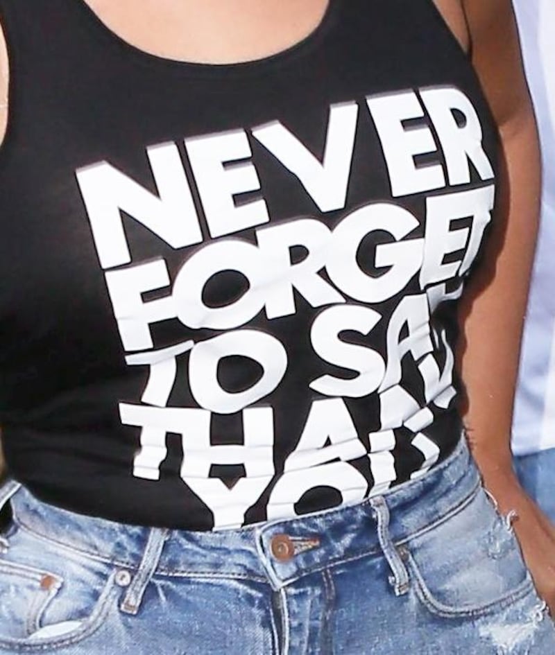 Beyonce a New York, jeans strappati e curve mozzafiato 2