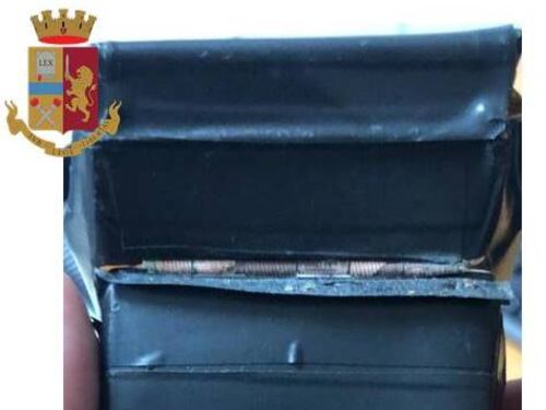 Taranto, nascondeva la droga sotto le auto in sosta con una calamita