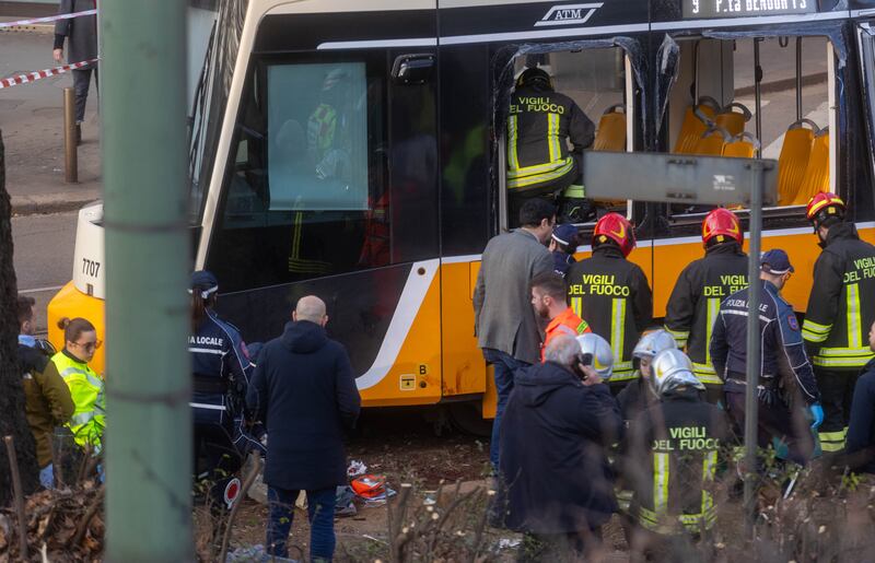Tram deragliato, le foto dei feriti 17