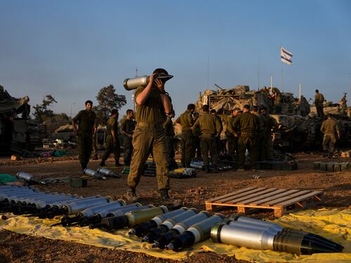 Gaza, l'Idf "lascia" il Nord. Si infiamma il Mar Rosso