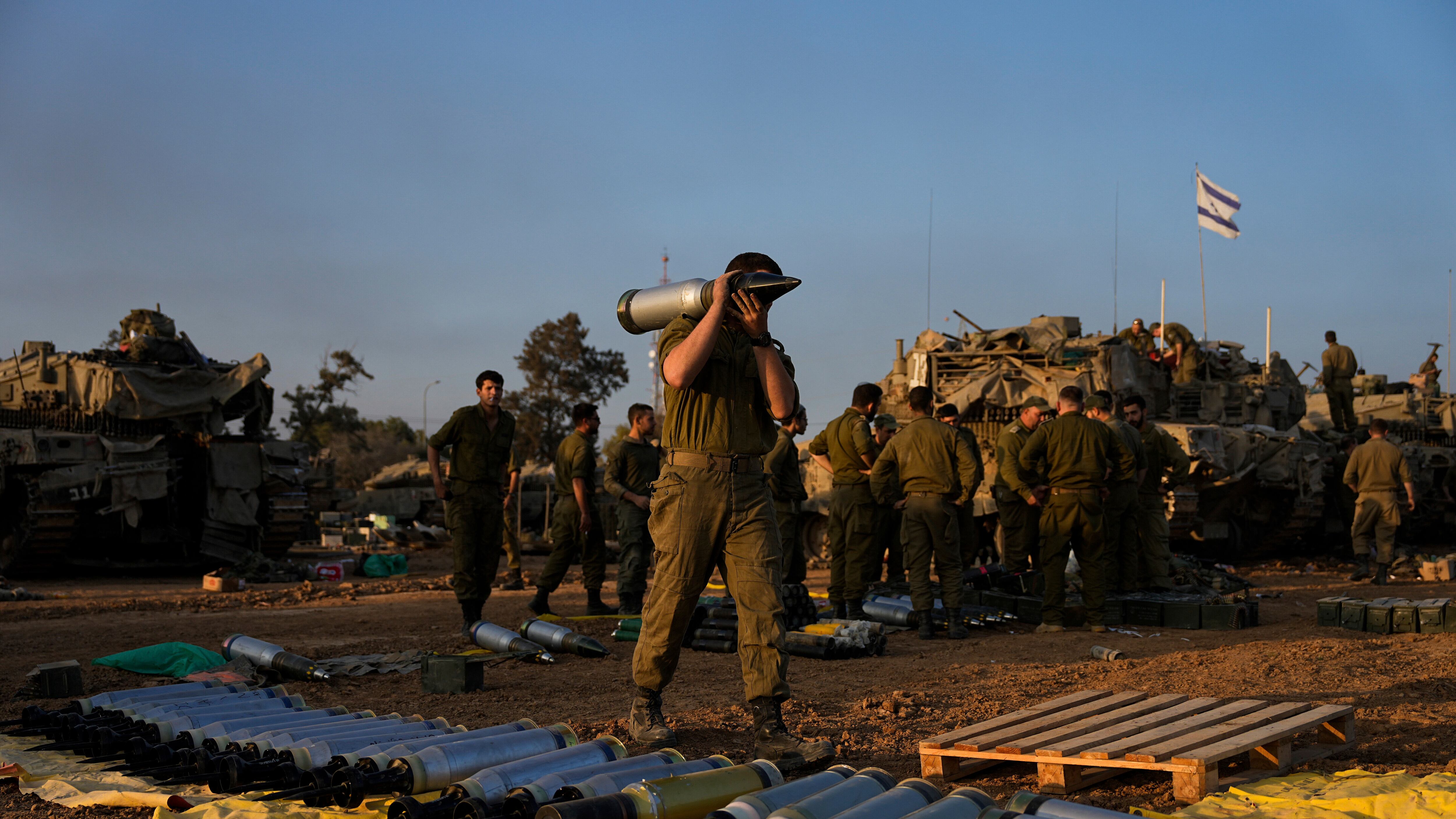 Gaza, l'Idf "lascia" il Nord. Si infiamma il Mar Rosso