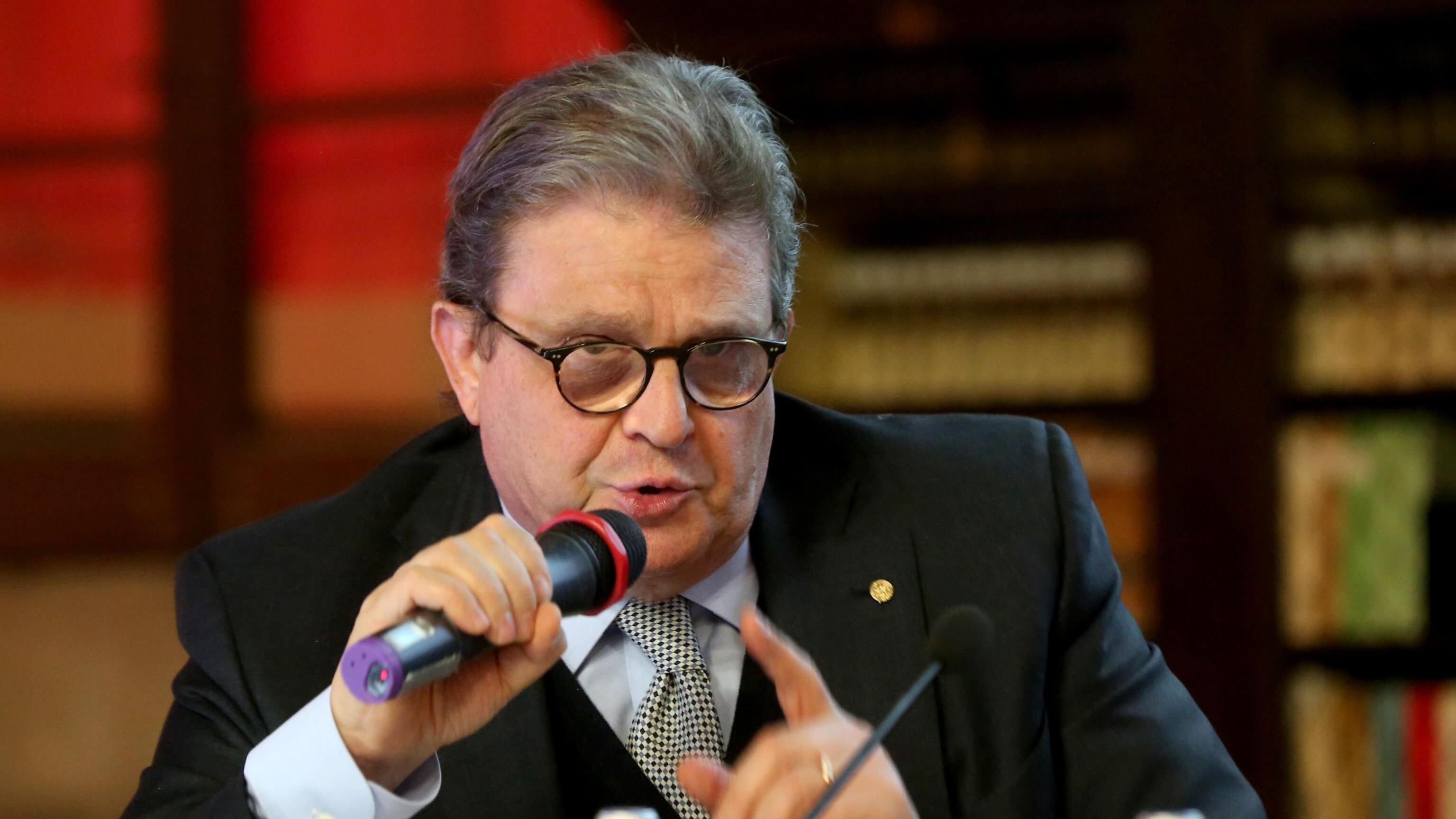 "È ora della quinta dose Medici, ditelo ai pazienti"