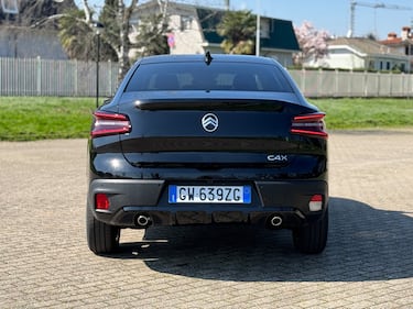 Citroen C4 X 2025: guarda la gallery del crossover coupè, anche ibrido 10