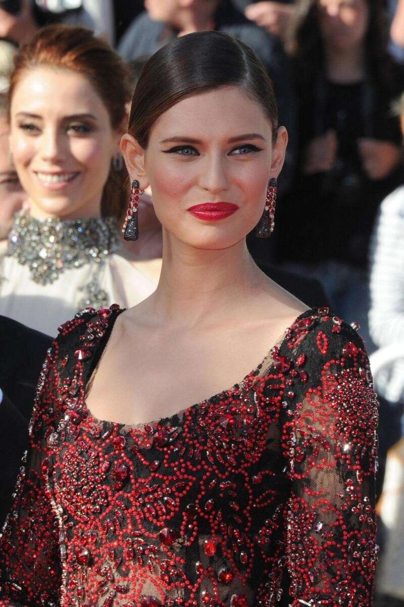 Bianca Balti, i look sexy 17