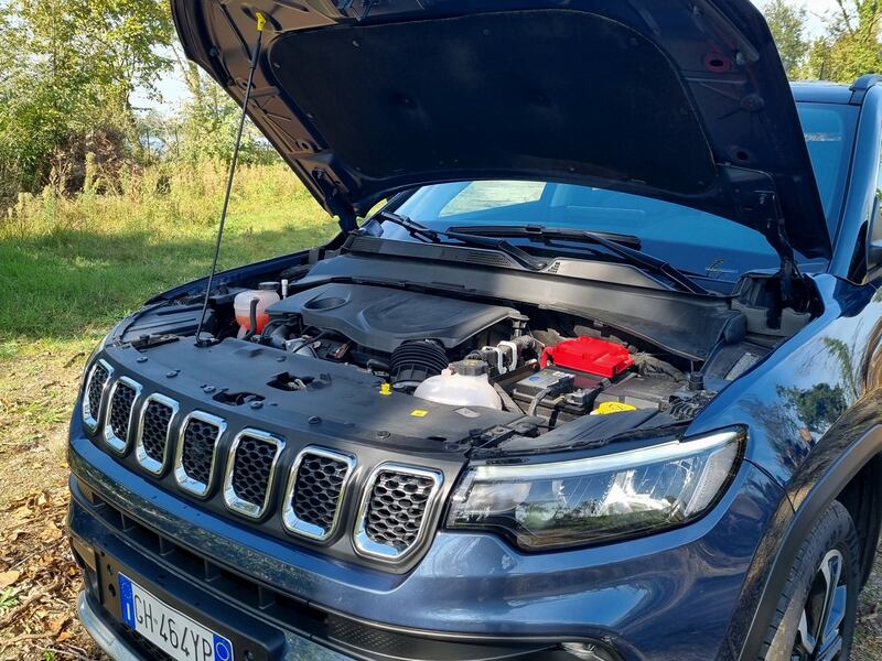 Jeep Compass e-Hybrid: guarda la gallery della prova su strada 14