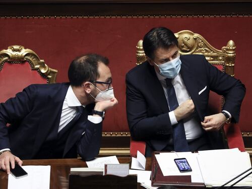 I grillini spavaldi giocano a spaventare il premier ma rischiano di pagare 35mila euro