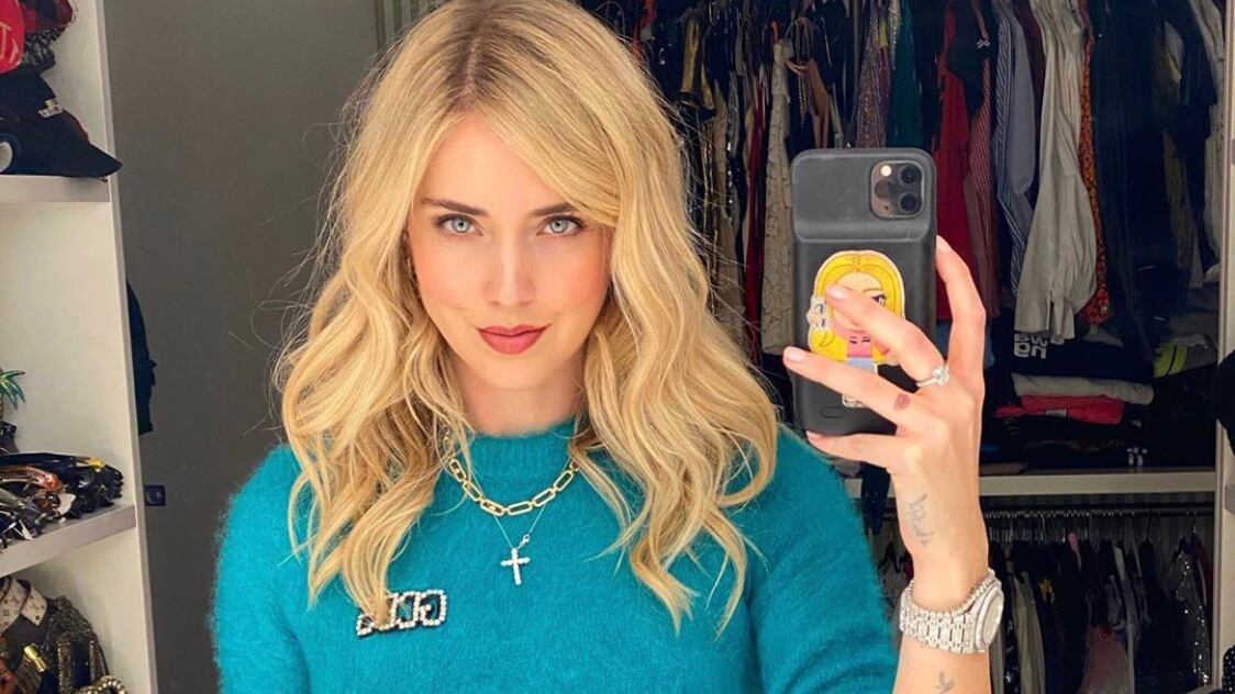 Chiara Ferragni scatena la rete: "Volgarissima, non hai l'età"