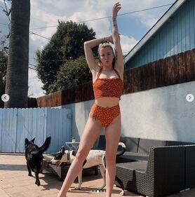 Ireland Baldwin sexy in bikini 8