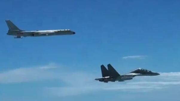 Bombardieri H-6 e droni WZ-7: la Cina prepara il "cocktail letale"