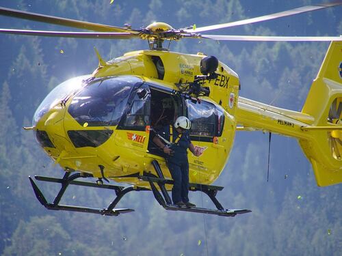Val Camonica, scivola e cade in un dirupo: morto alpinista