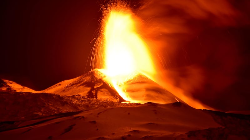 Lo spettacolo dell'Etna: una nuova eruzione 2