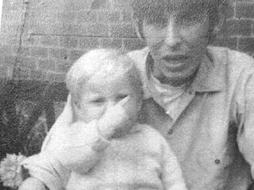 Uomo denuncia patrigno dopo 50 anni: "Ha ucciso mio fratello"