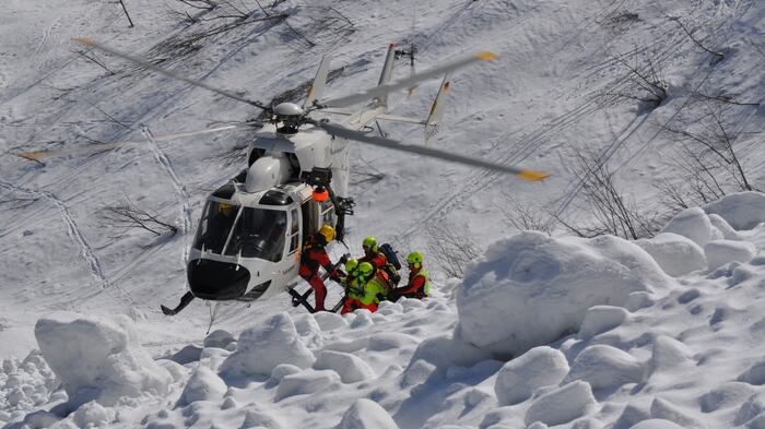 Valanga travolge gruppo di studenti a Deux Alpes