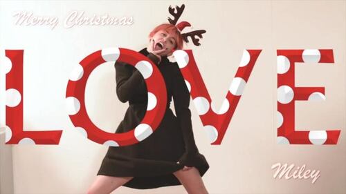 A Miley Cyrus spunta il pene 2