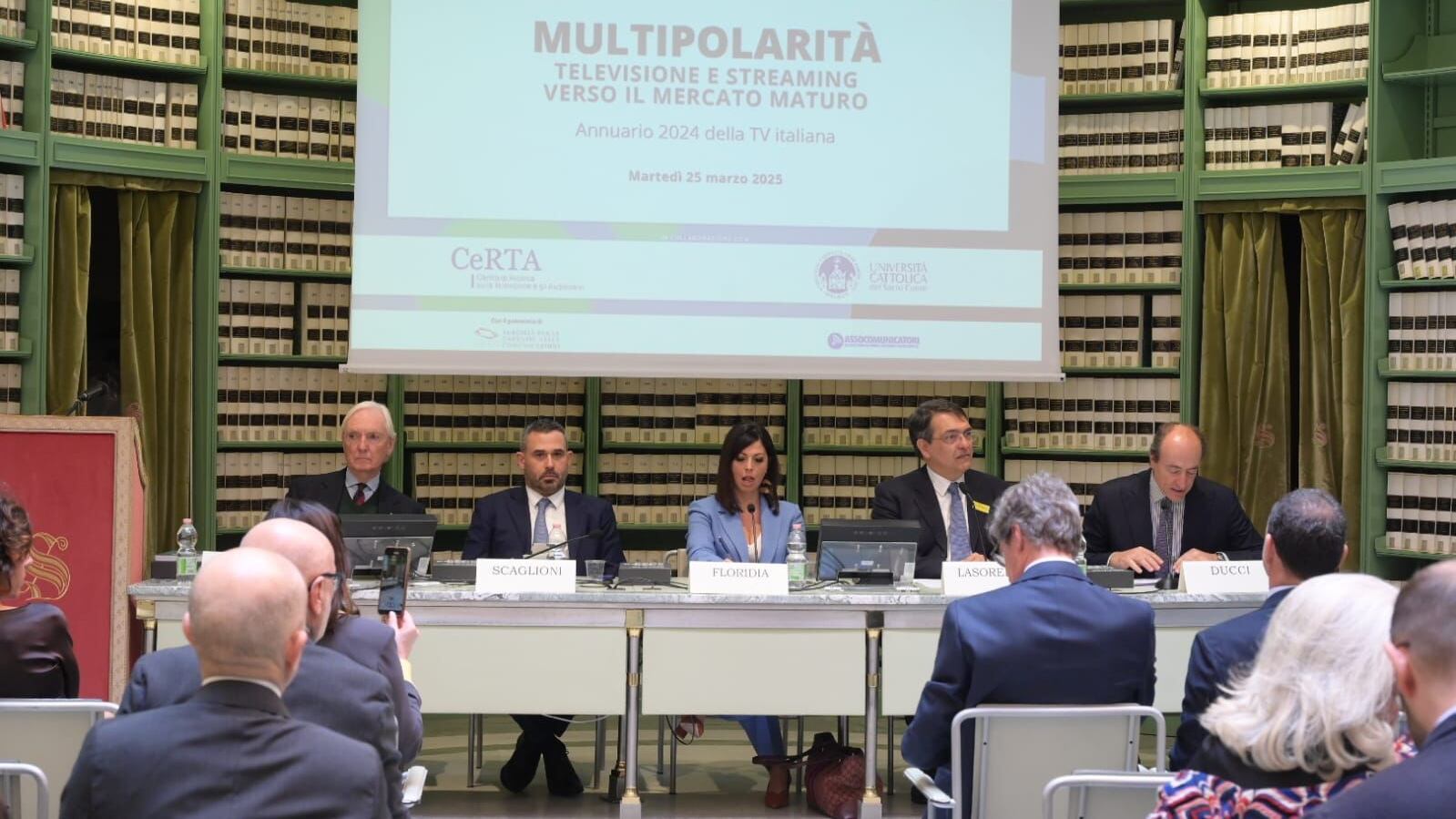 Quasi tre ore e mezza di tv al giorno: l'Italia è un unicum internazionale