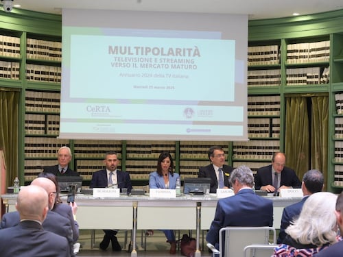Quasi tre ore e mezza di tv al giorno: l'Italia è un unicum internazionale