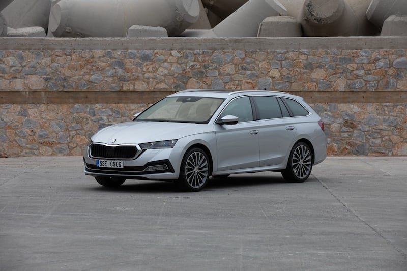 Le migliori auto da famiglia (anche ibride) sotto i 30.000 euro: guarda le foto 17