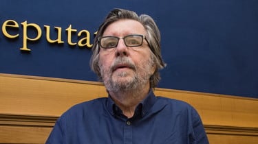 Sansonetti finisce nei guai per il crac del "Garantista"