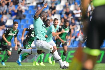Invasione di campo al Mapei Stadium: è un paracadutista 2